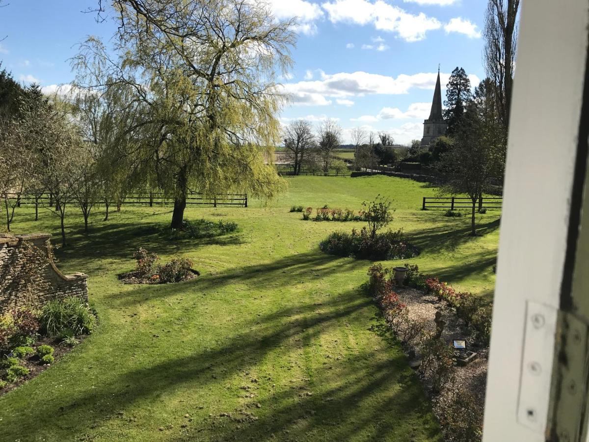 הוילה צ'יפנהאם The Manor Farm Alderton מראה חיצוני תמונה