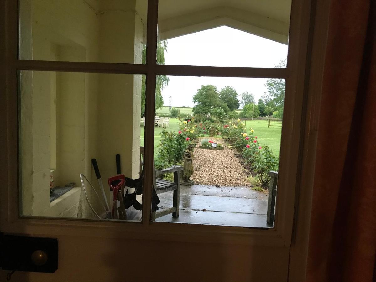 הוילה צ'יפנהאם The Manor Farm Alderton מראה חיצוני תמונה